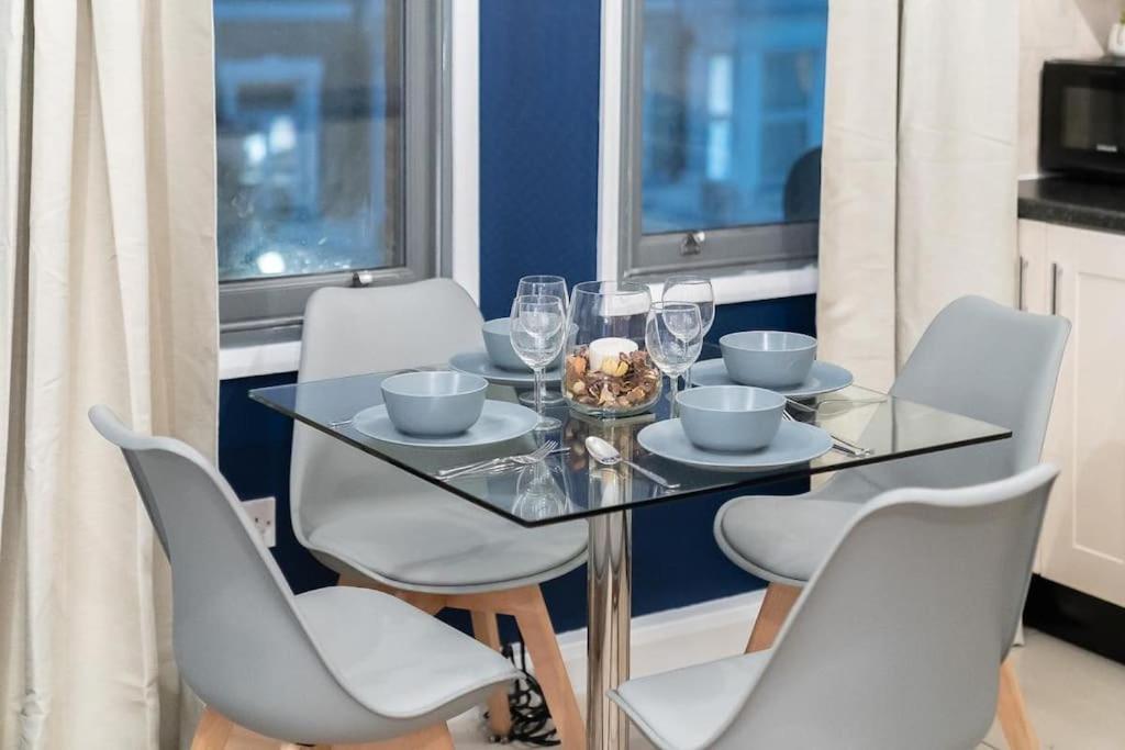 2 Bedroom Apartment لندن المظهر الخارجي الصورة