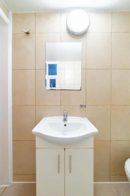 2 Bedroom Apartment لندن المظهر الخارجي الصورة