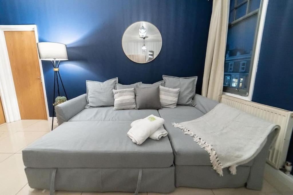 2 Bedroom Apartment لندن المظهر الخارجي الصورة